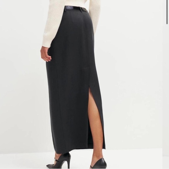 Reformation Black Maxi Skirt With Back Slit & Pockets Size 2 - Picture 2 of 16